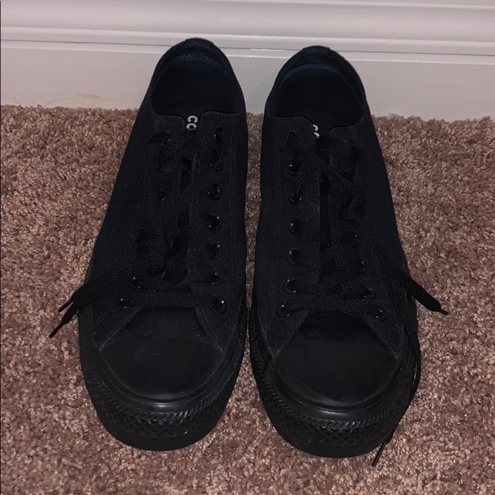 Converse Chuck Taylor’s lowtops